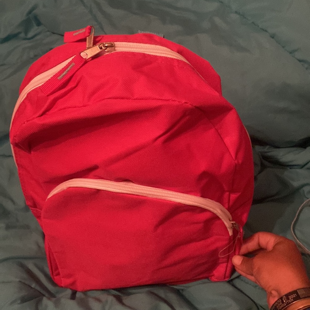 New medium size backpack - Picture 2 of 3